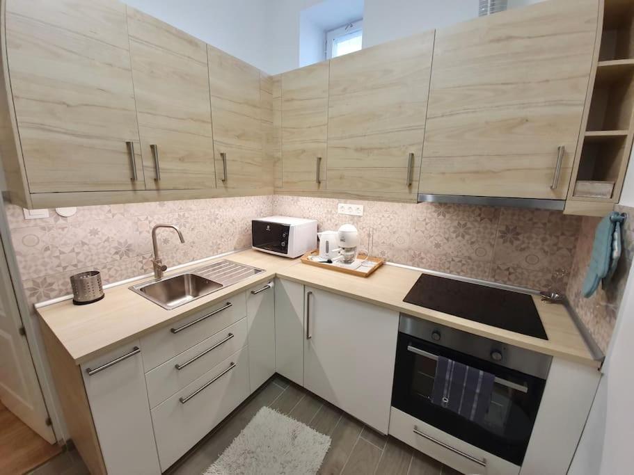 Andrea Apartman Miskolc Belvarosaban Bagian luar foto