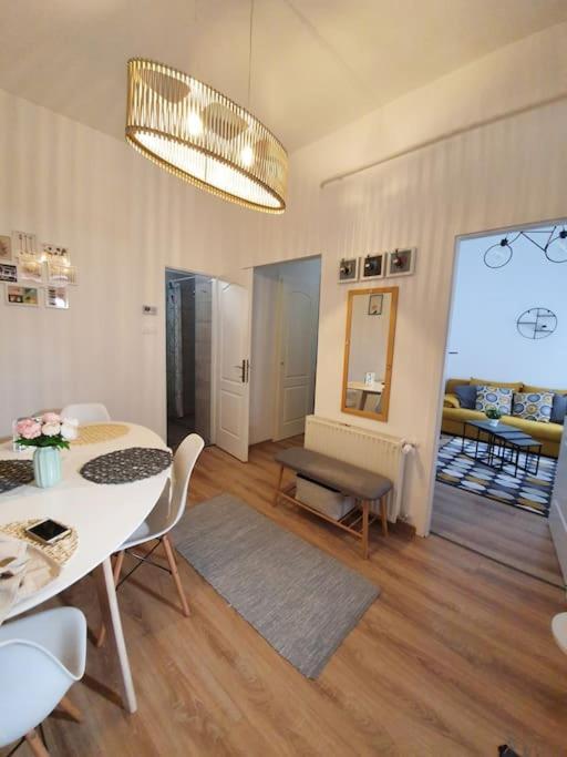 Andrea Apartman Miskolc Belvarosaban Bagian luar foto